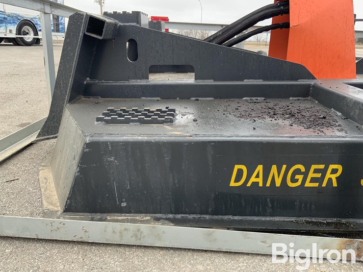 2025-massey-ferguson-730-image-16