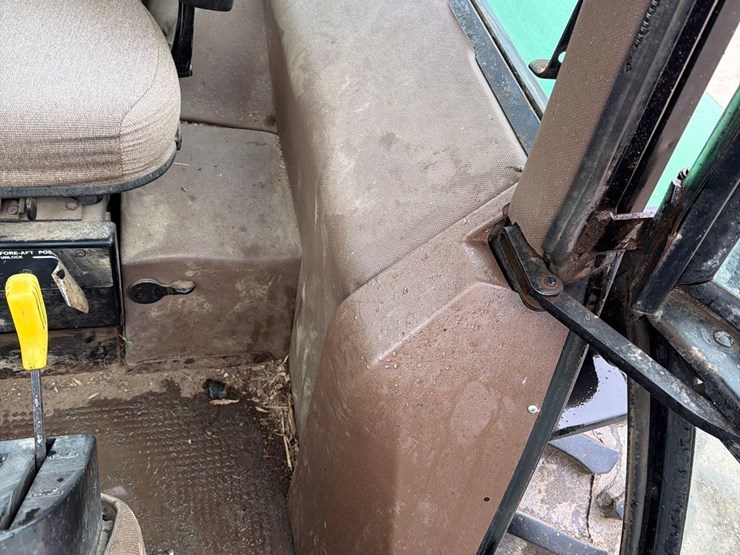 john-deere-4650-image-31