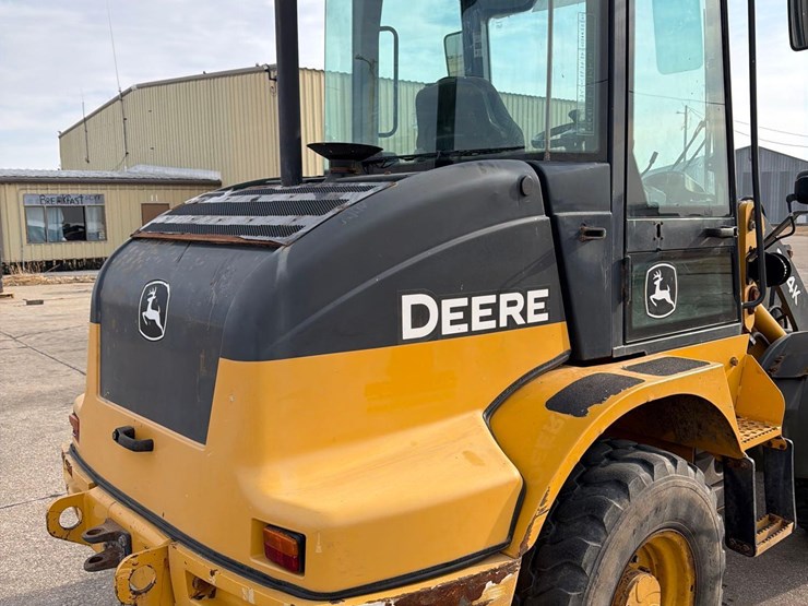 2016-deere-244k-image-19