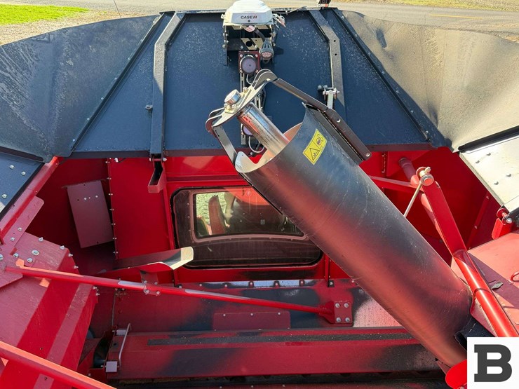 2025-case-ih-8260-image-78