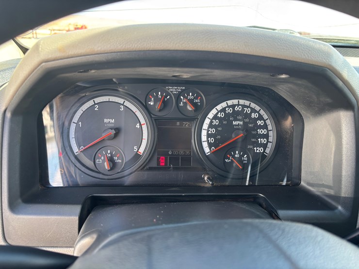 2012-dodge-3500-image-13