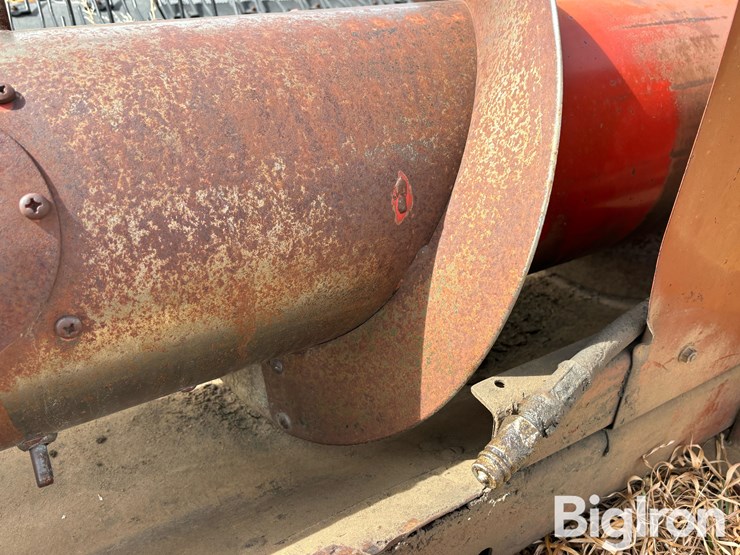 international-810-image-14