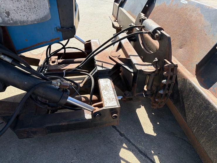 1990-versatile-946-image-71