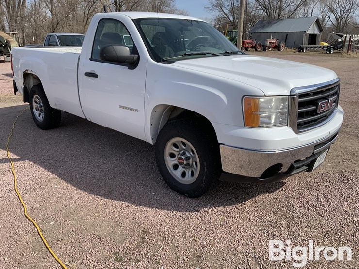 2011-gmc-sierra-1500-image-3