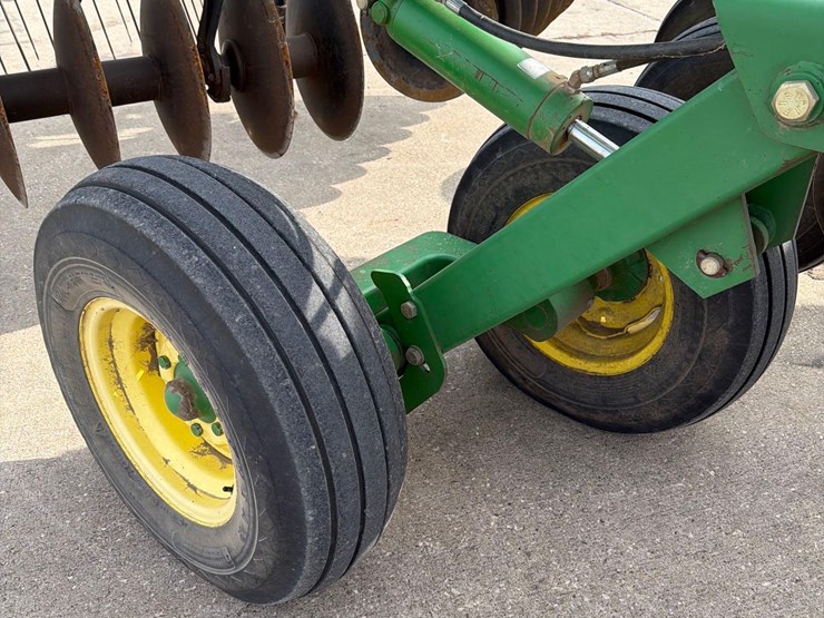 john-deere-637-image-25