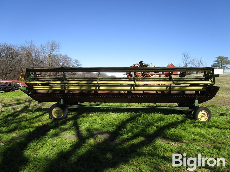 1977-john-deere-224-image-2