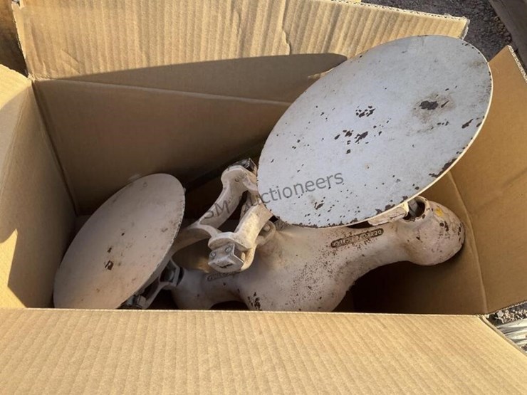 pallet-of-asst-antiques-image-4