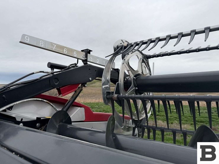 2023-mac-don-fd240-image-18