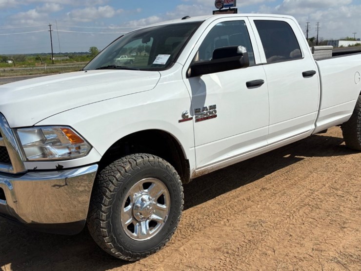 2018-dodge-2500-image-1