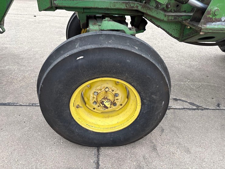 john-deere-4030-image-12