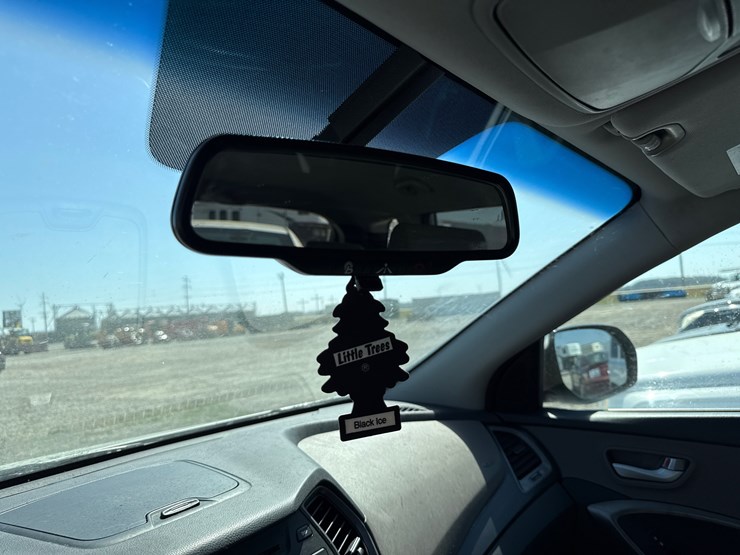 2015-hyundai-santa-fe-image-28