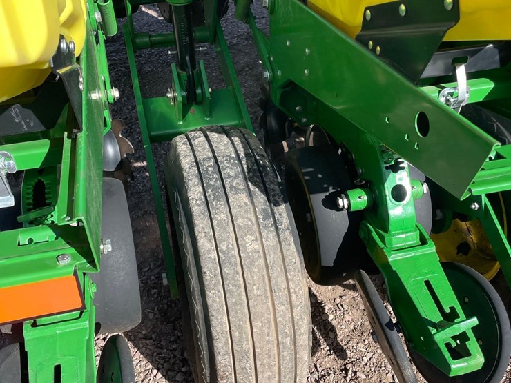 2012-john-deere-1760-image-42