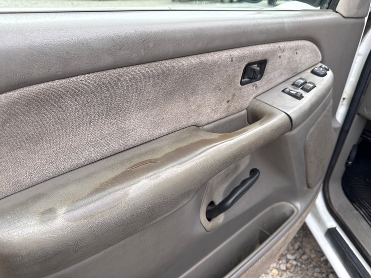 1999-chevrolet-2500-image-28