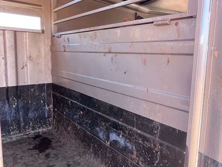 2009-titan-trailer-image-11