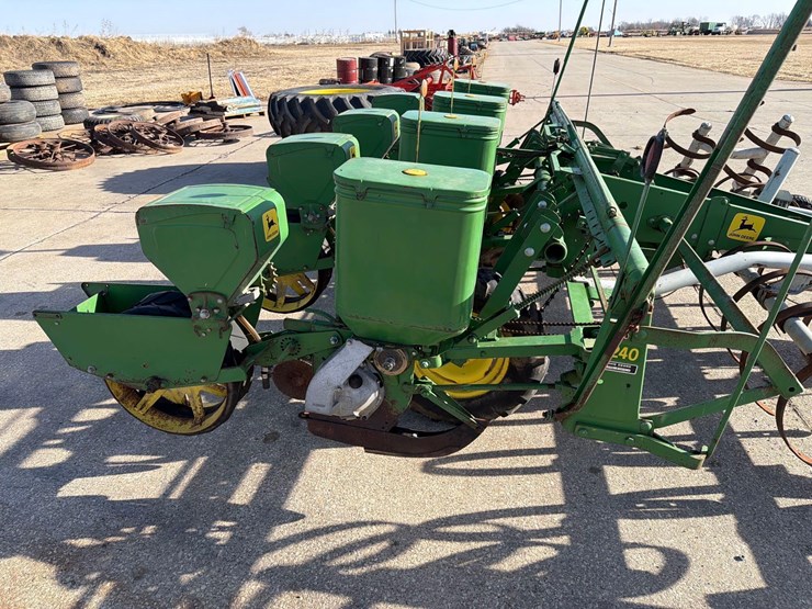 john-deere-1240-image-8