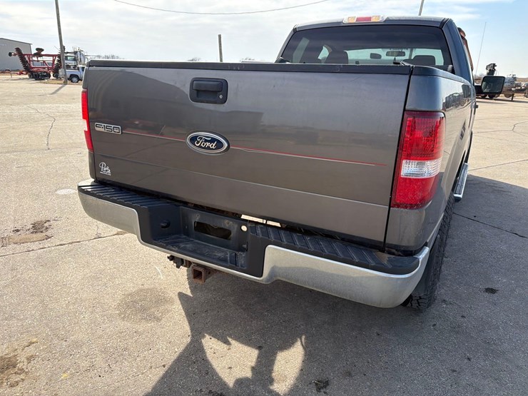 2004-ford-f150-image-17