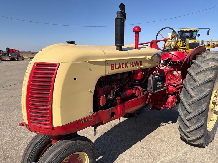 black-hawk-tractor-image-13