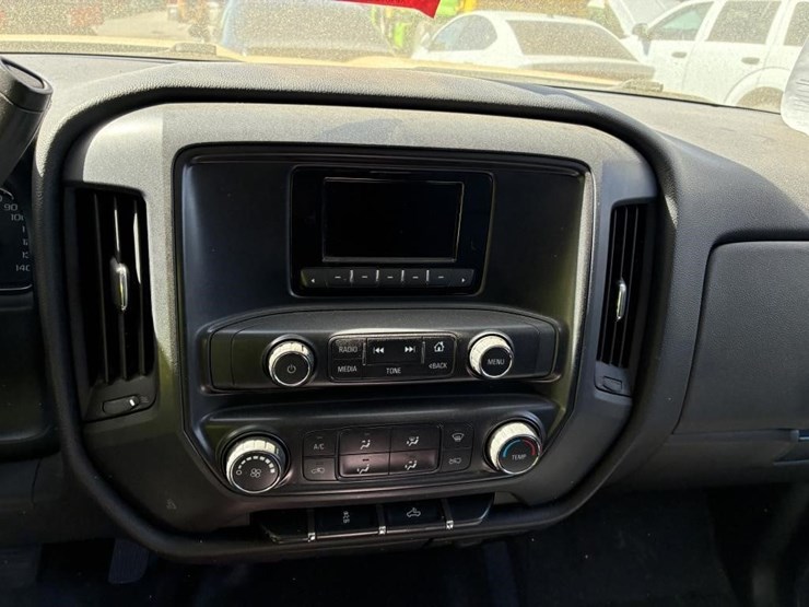 2015-chevrolet-2500-image-12