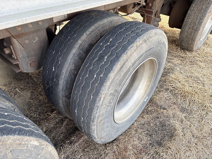 2014-wilson-grain-trailer-image-20