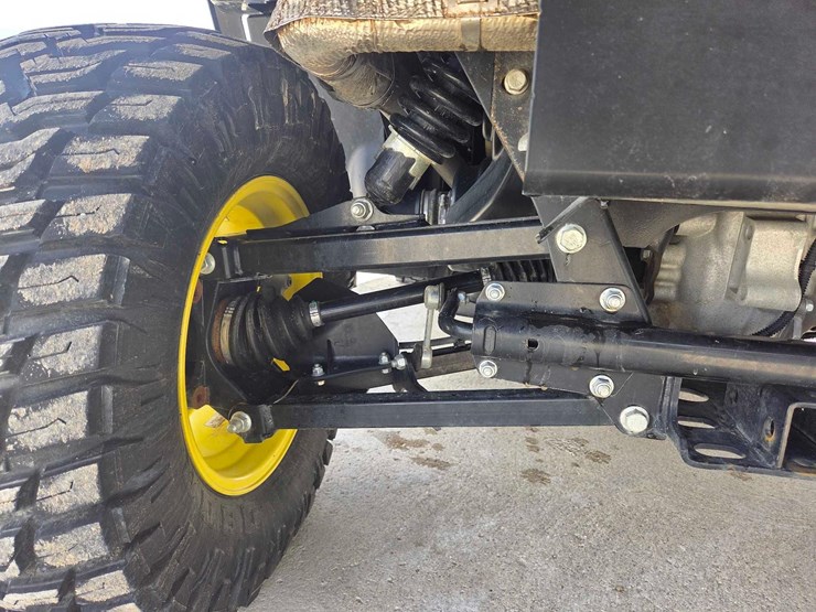 2024-john-deere-gator-image-5