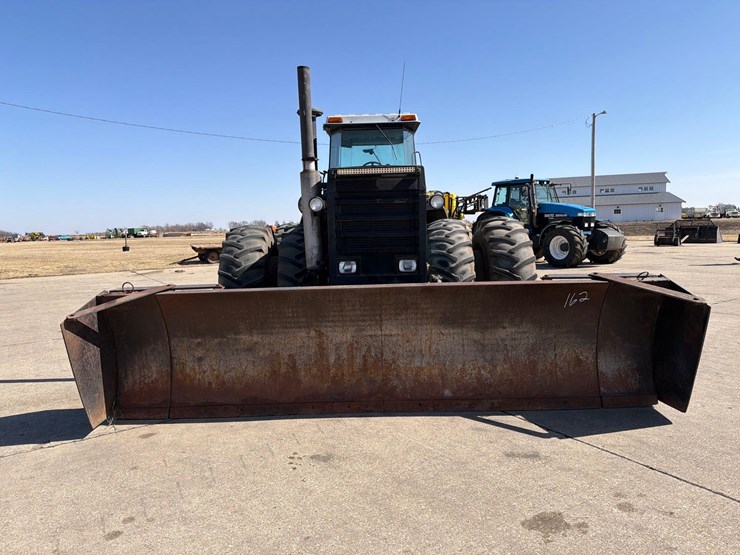 1990-versatile-946-image-3