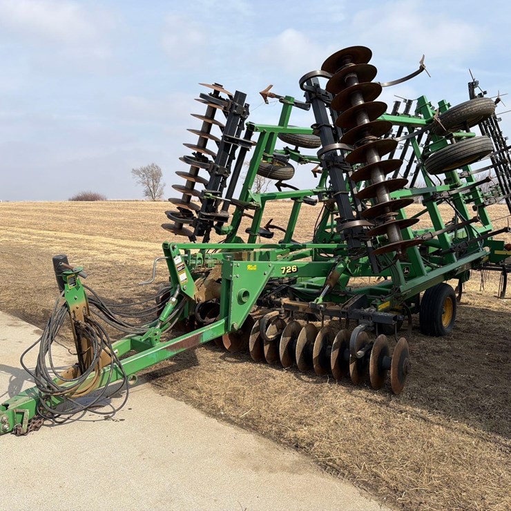 JOHN DEERE 726