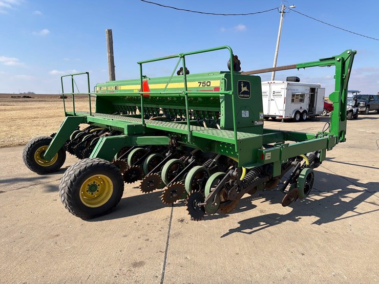 john-deere-750-image-4