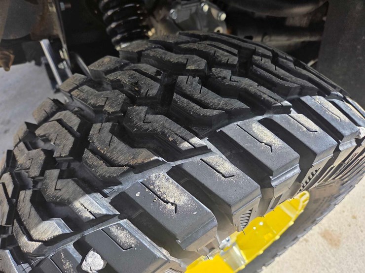 2024-john-deere-gator-image-49