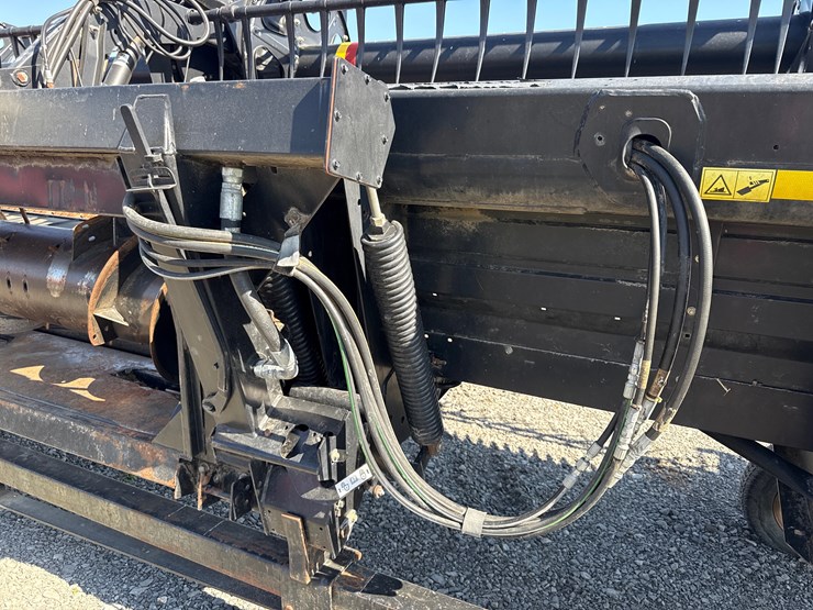 2013-case-ih-2152-image-22