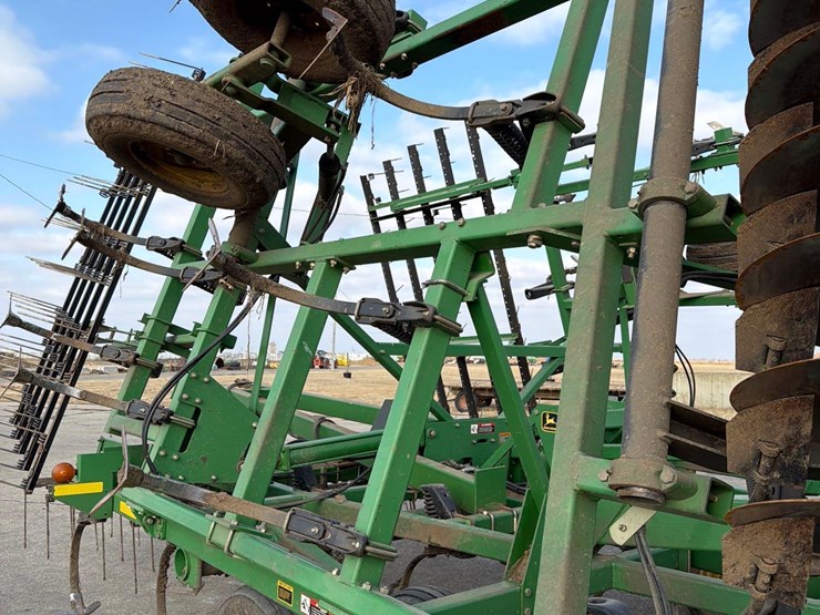 john-deere-726-image-23