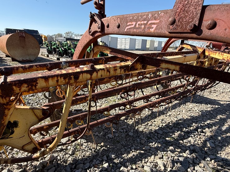 new-holland-256-image-26