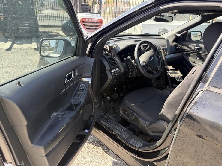 2017-ford-explorer-police-interceptor-image-12