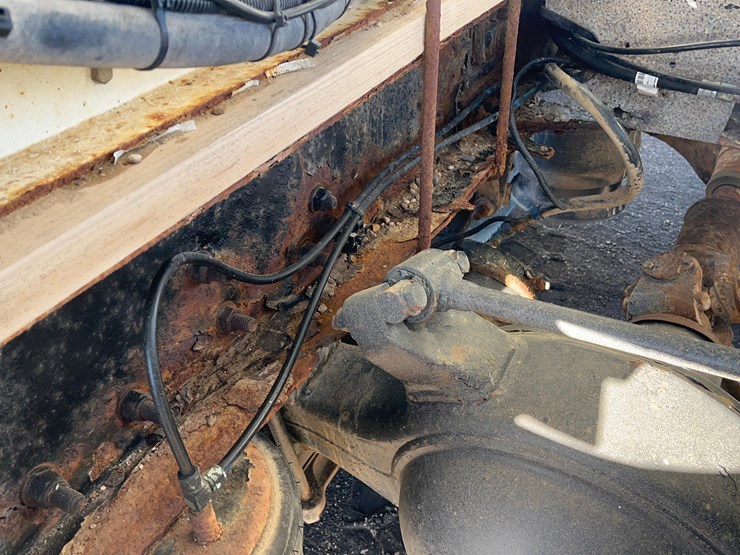 2004-caterpillar-c12-image-55