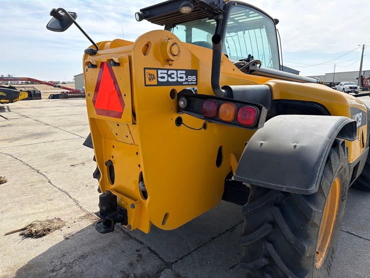2012-jcb-535-95-image-17