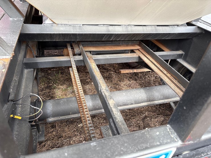 triple-r-500bu-gooseneck-hopper-trailer-image-32