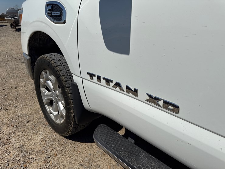 2017-nissan-titan-image-11