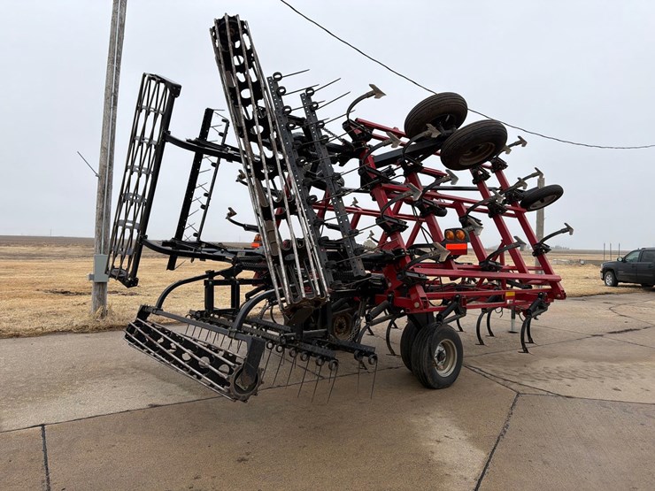 2011-case-ih-200-image-4