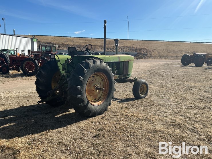 john-deere-4010-image-5