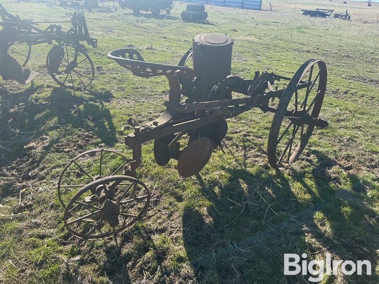 1-row-planter-image-5