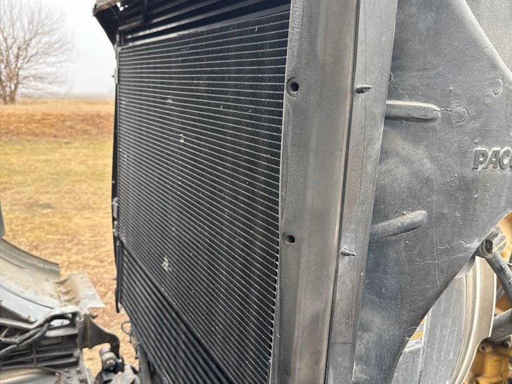 2016-peterbilt-389-image-114