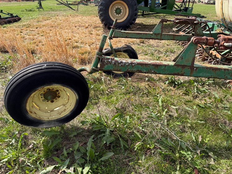 john-deere-12-image-26