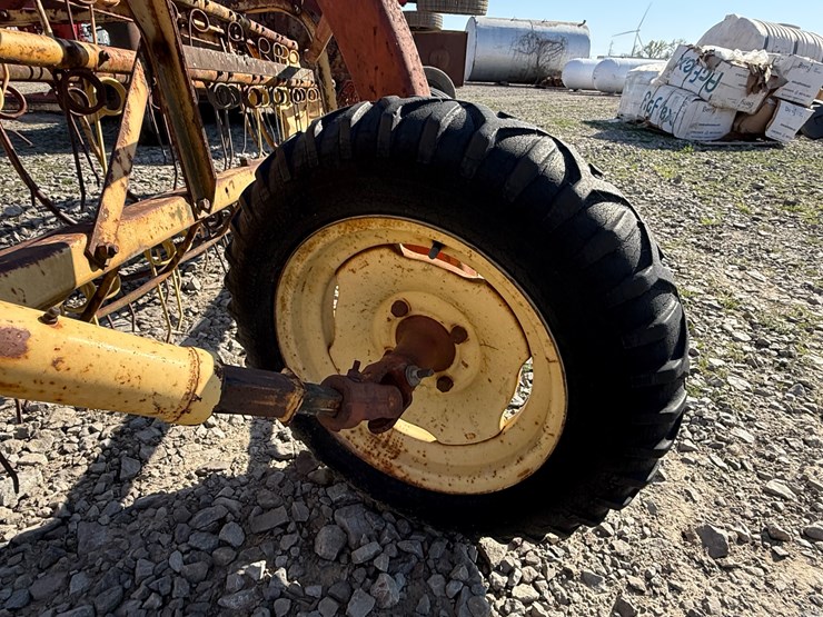 new-holland-256-image-7