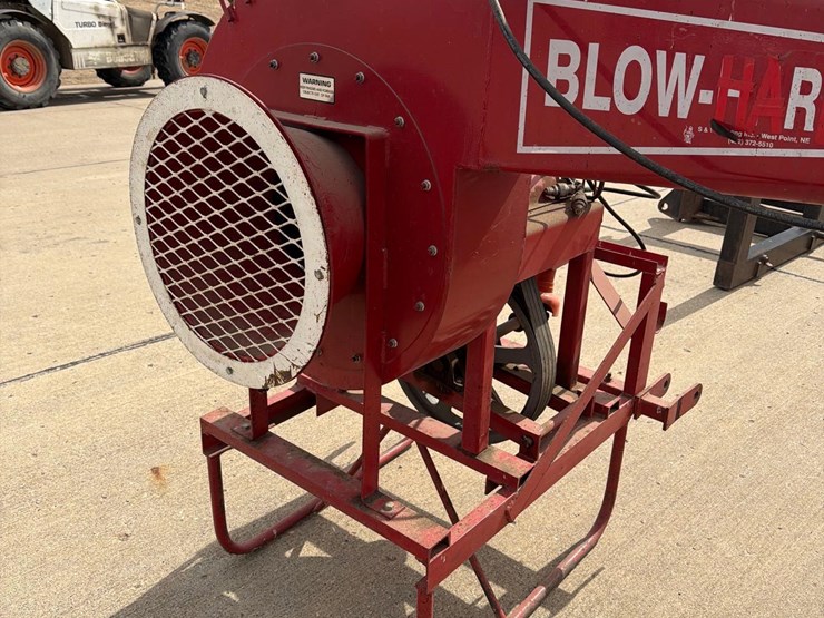 blow-hard-3pt-bunk-blower-image-16