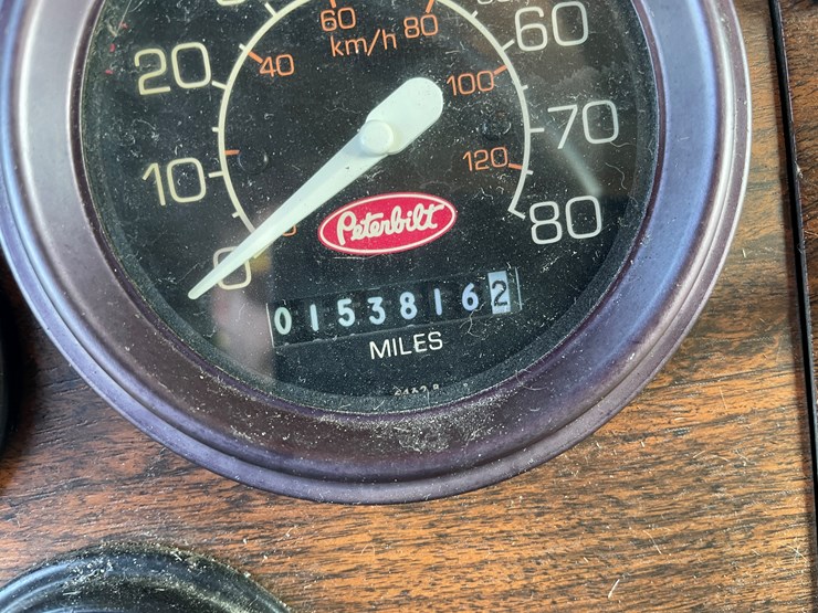 1999-peterbilt-330-image-42