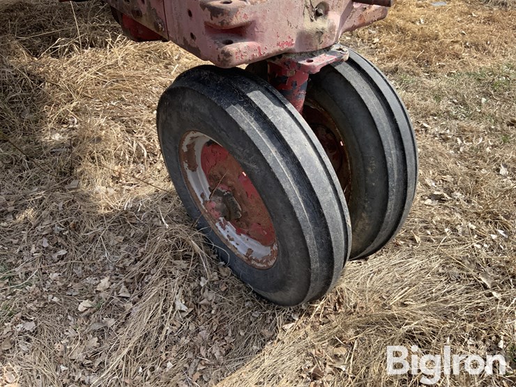1954-farmall-400-2wd-tractor-image-15