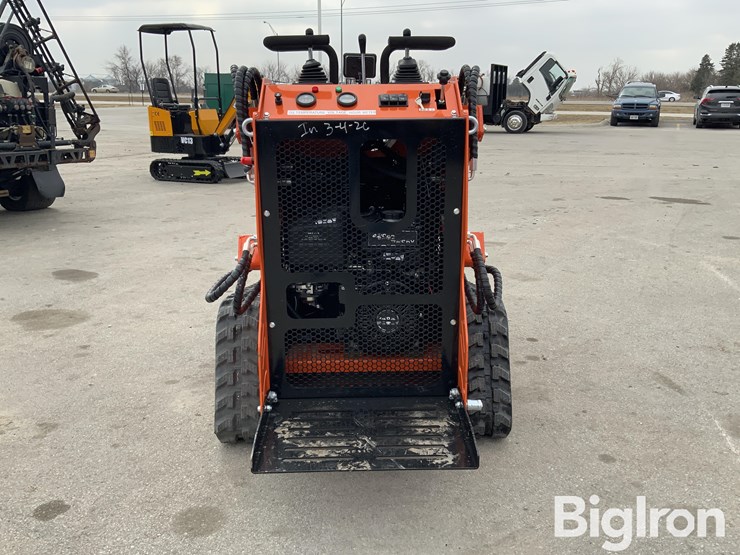 2025-massey-ferguson-730-image-6