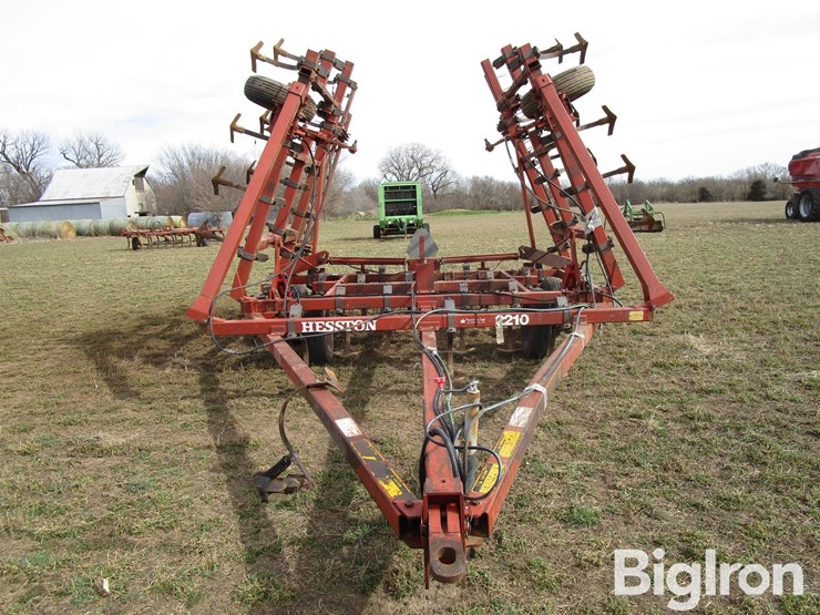 hesston-2210-image-2
