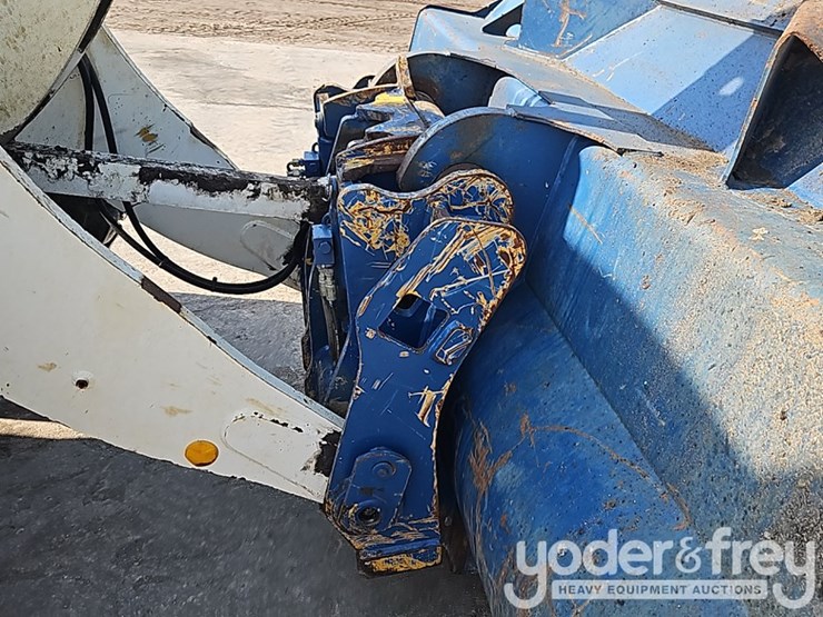 2015-caterpillar-938k-image-13