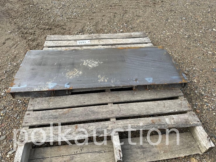 skidsteer-universal-adapter-plate-image-1