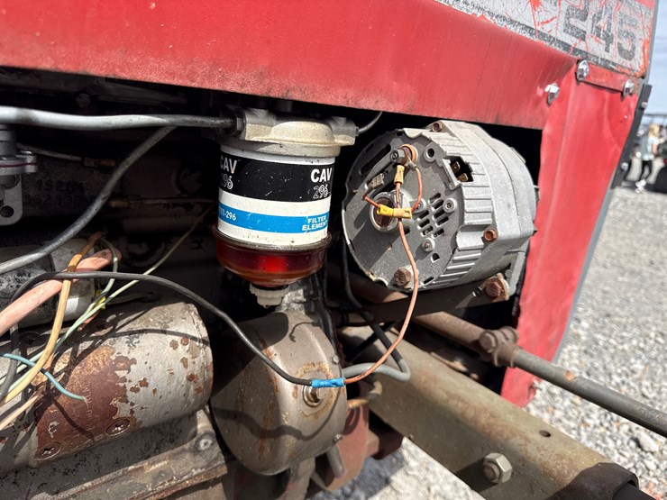 massey-ferguson-245-image-19